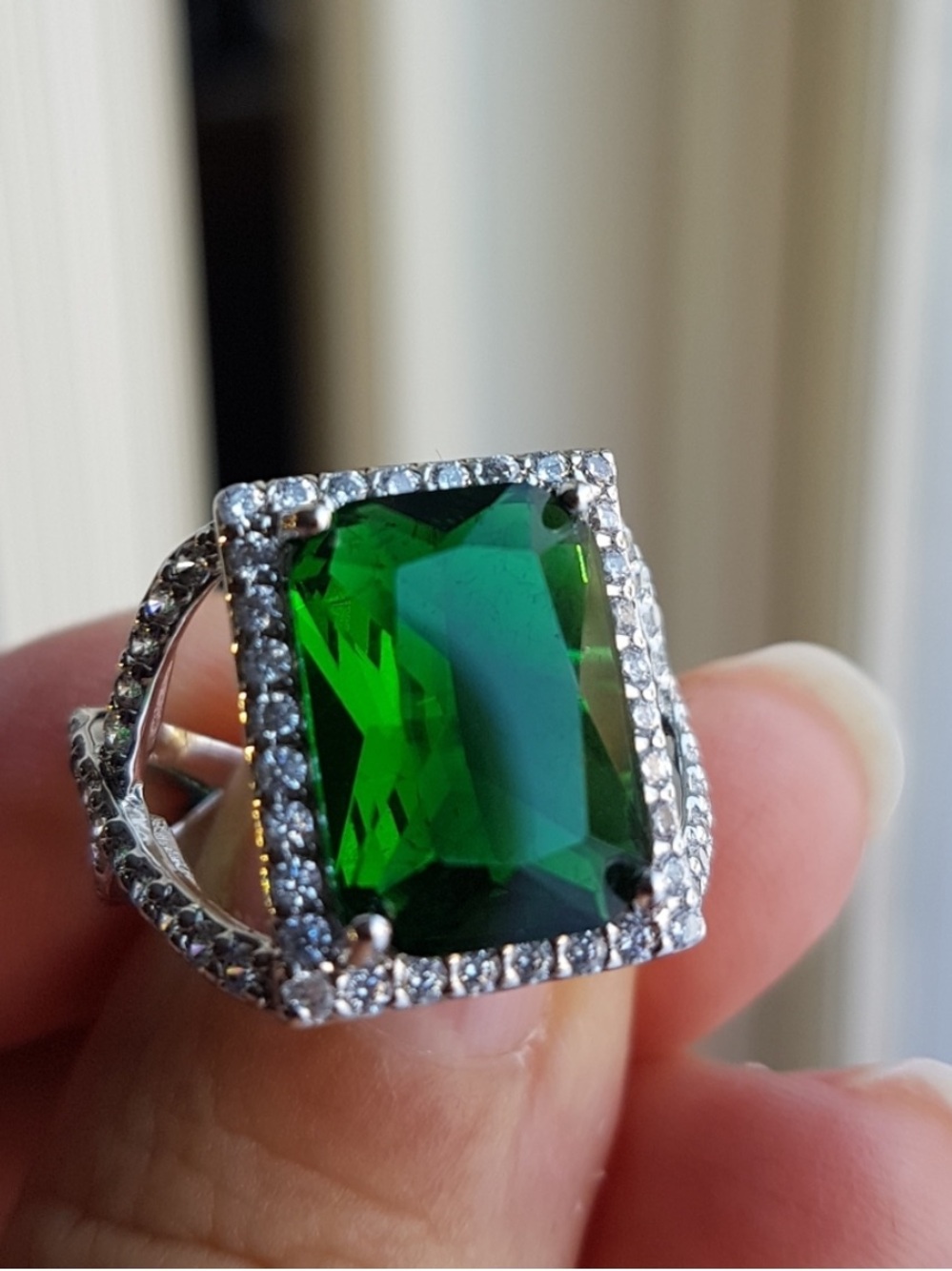 Swarovski Elements 925 Sterling Silver Emerald Green Halo Statement Ring NEW